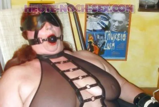 Blindfold Spiele und Bondage mit BBW aus Groß-Enzersdorf Blindfold Sex in Österreich.